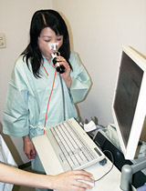 写真：呼吸器機能検査